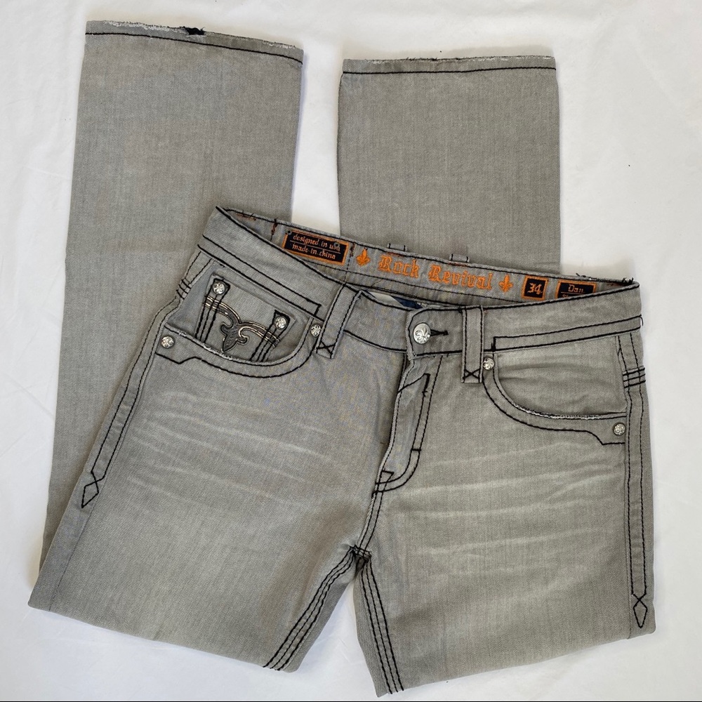 ROCK REVIVAL Men’s Dan Straight Jeans